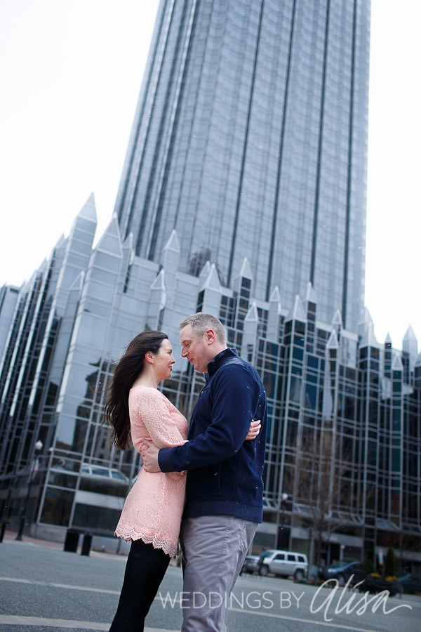downtown-pittsburgh-engagement-photographer--7 Urban Engagement Session in Downtown Pittsburgh